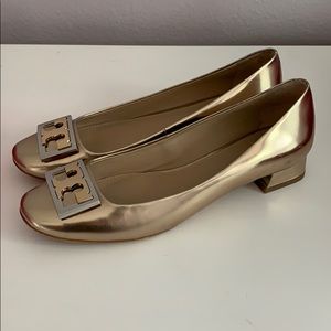 Tory Burch Gigi Pump Flats in Mila Color Gold
